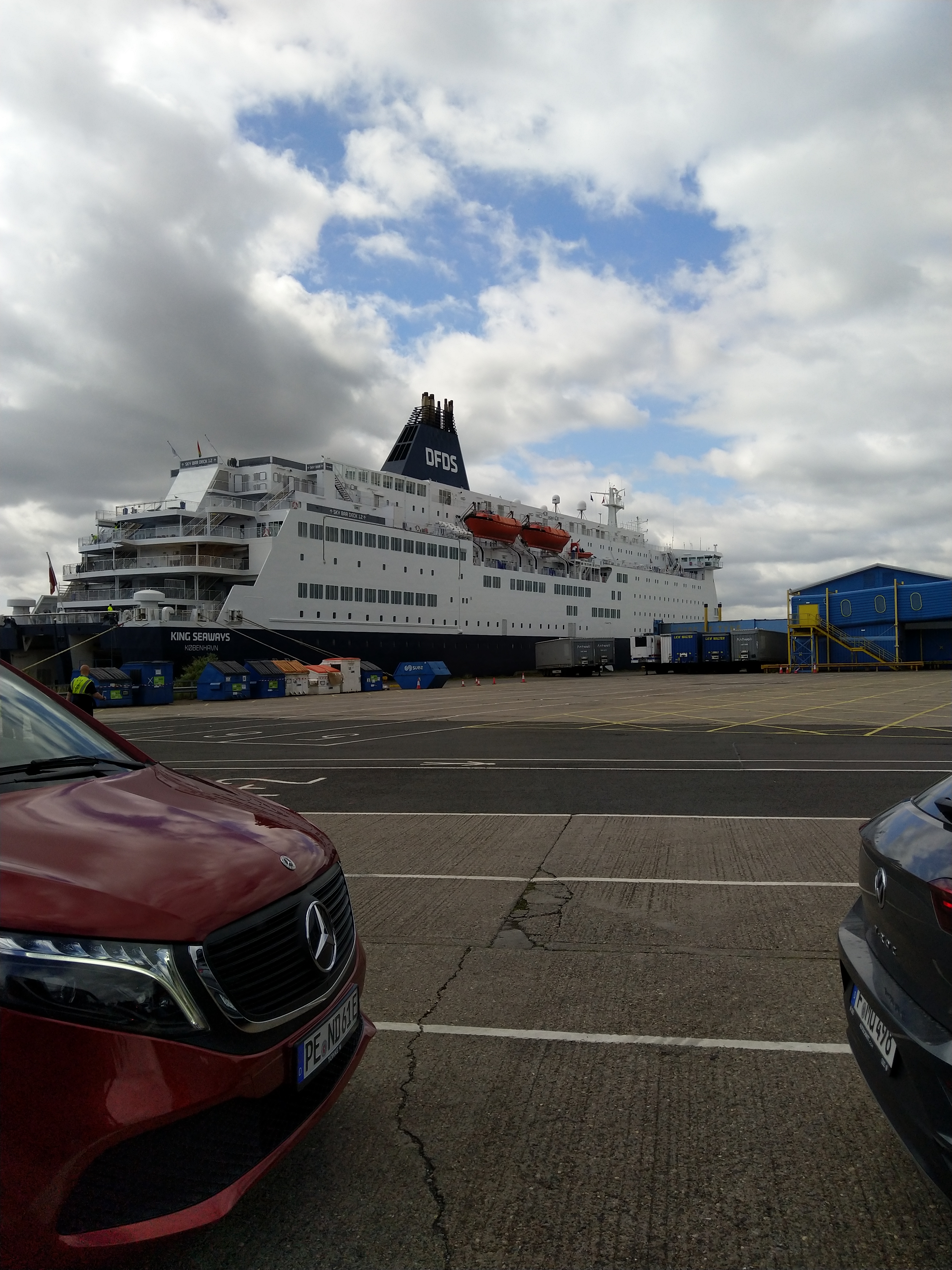 (Engeland). Foto van Jikke Lont.
Boot in Newcastle en maar weer wachten